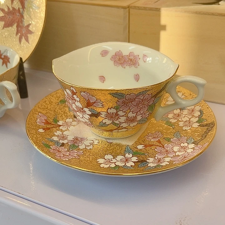 瓷片精*The first thing