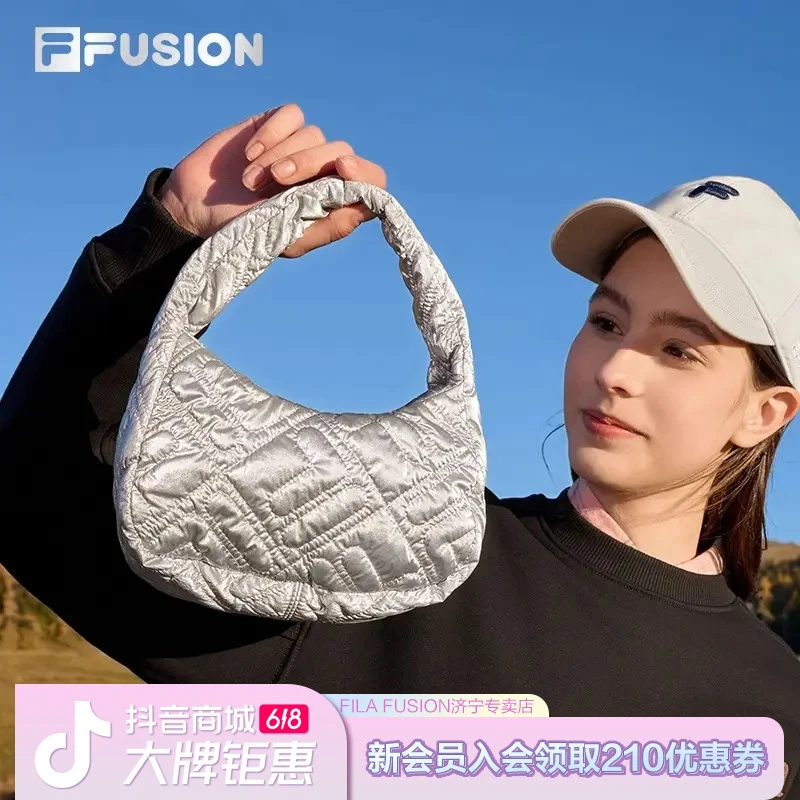 FUSION斐乐泡芙包手提包女2025春季新款饺子包枕头包T13W513143