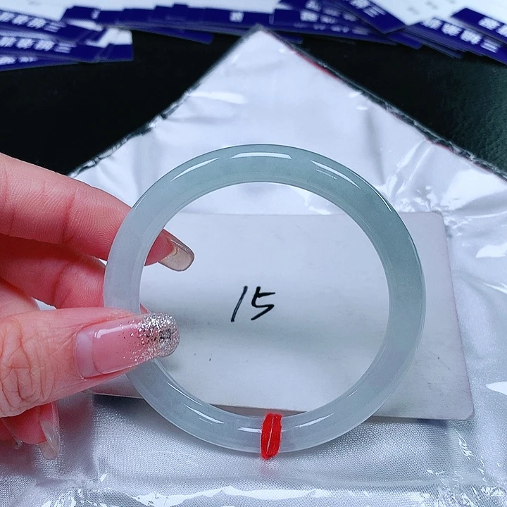 翡翠手镯（圆镯）未镶嵌