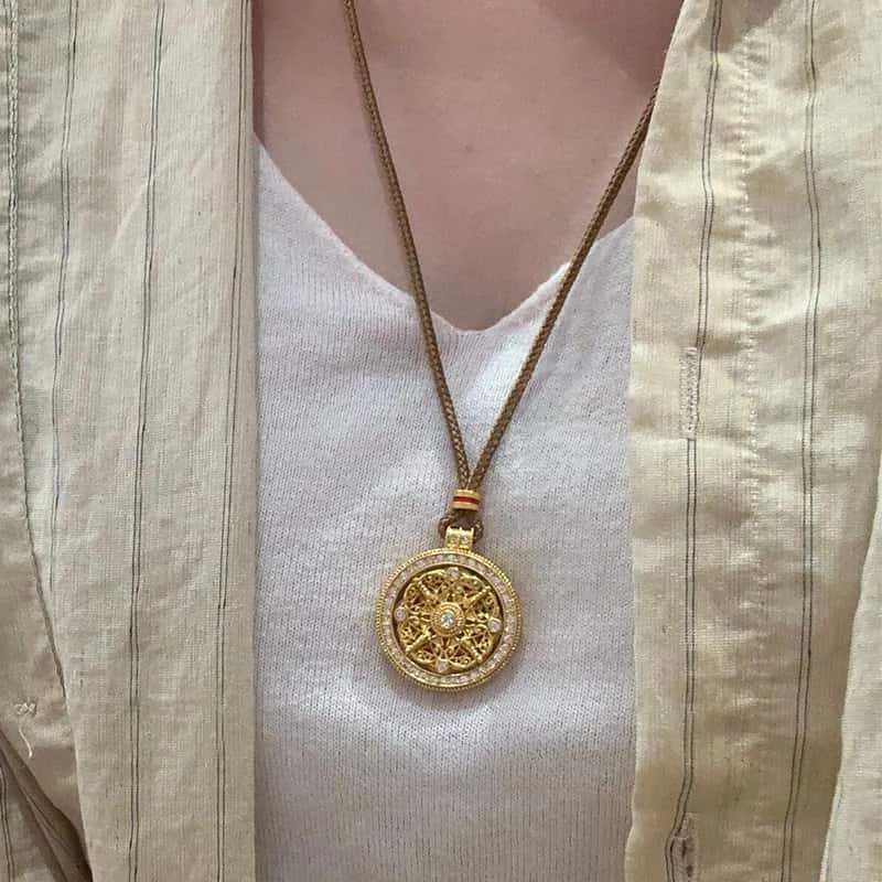 铜布艺吊坠 韦雪同款八宝罗盘吊坠项链金色挂坠新款毛衣链配饰女