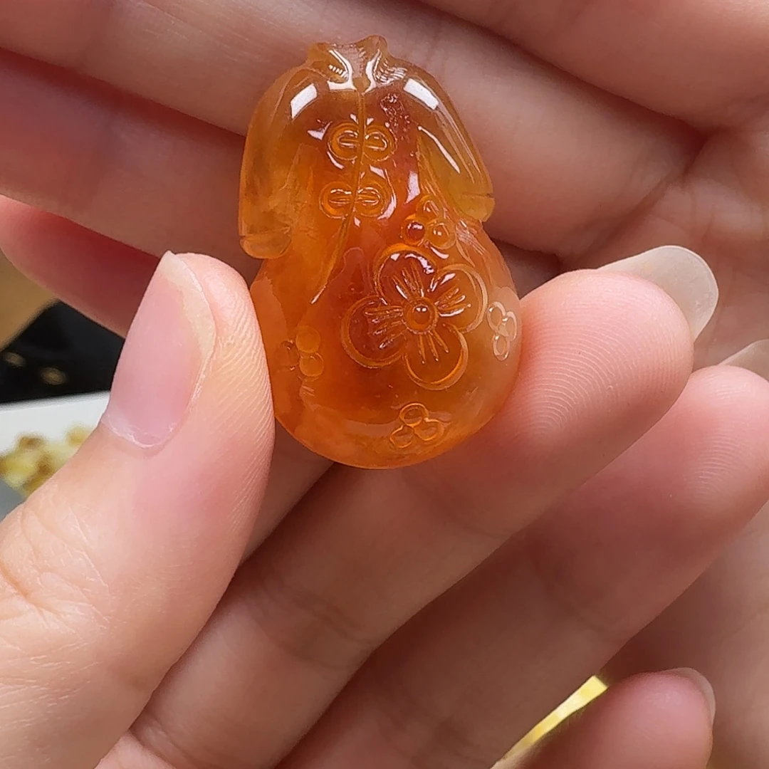 未镶嵌琥珀珠宝奇石吊坠
