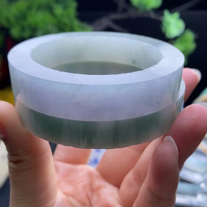 未镶嵌翡翠手镯定制翡翠