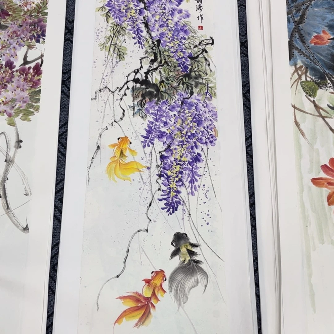 有***信国画龚韵涛老师四尺对开花鸟旭