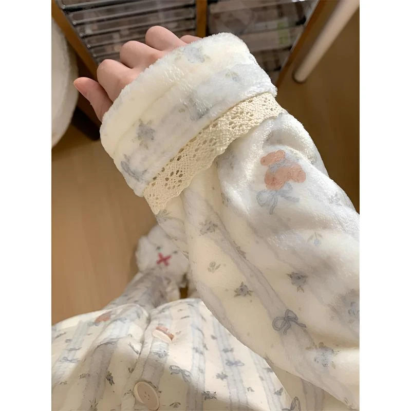 碎花小熊法兰绒睡衣女款秋冬季爆款珊瑚绒加绒加厚家居服两件套装