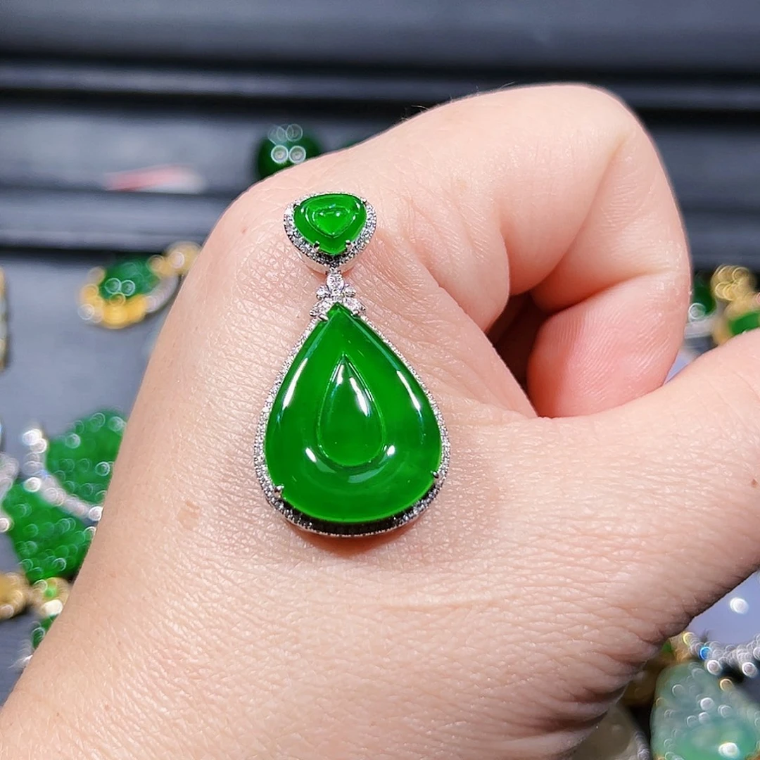 翡翠吊坠(不含链)18K金镶嵌吊坠