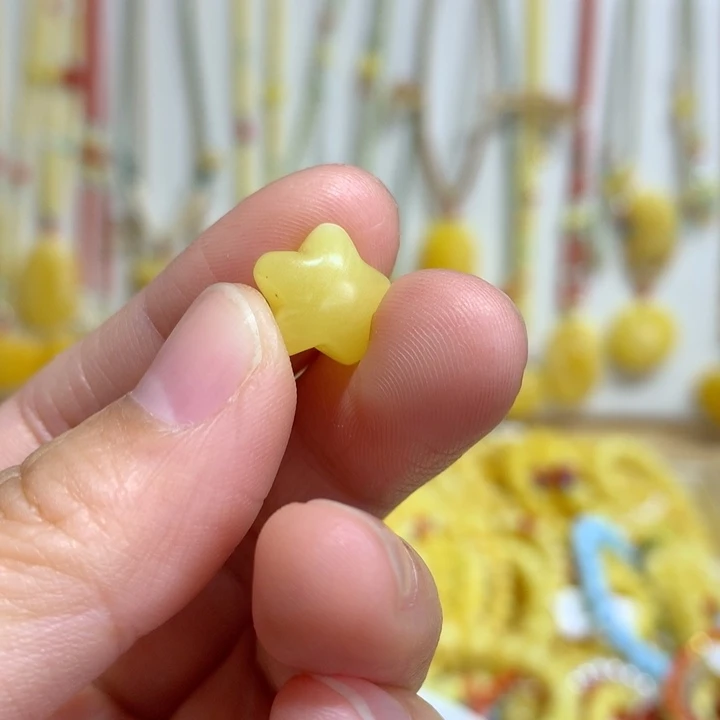 蜜蜡未镶嵌裸石特价微瑕