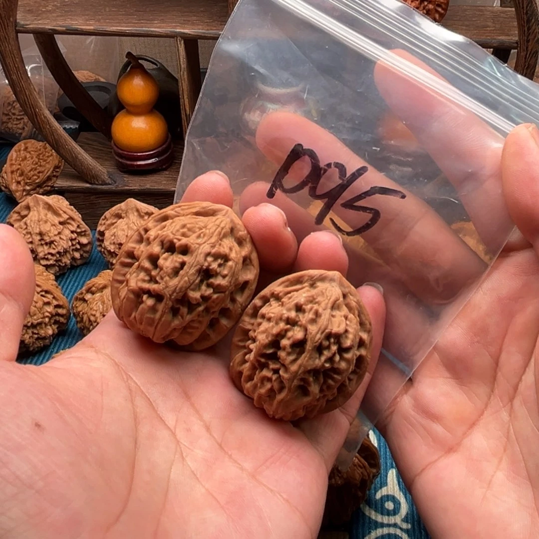 文玩核桃吊坠凤凰台