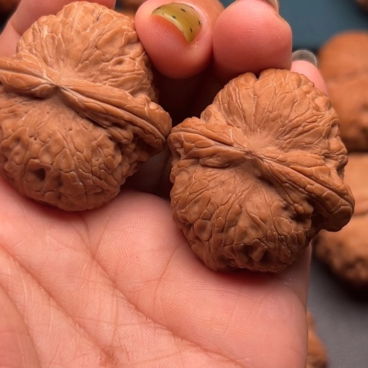虞***锦文玩核桃吊坠88888888888
