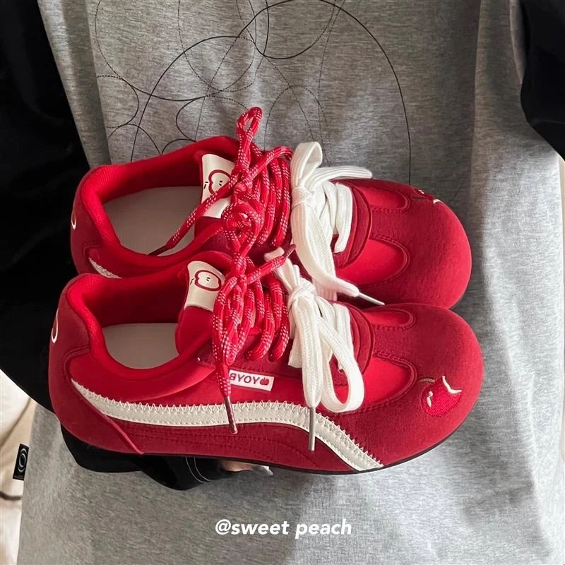 品牌撤柜红色德训鞋女2025新款百搭透气薄底板鞋学生休闲小白鞋子