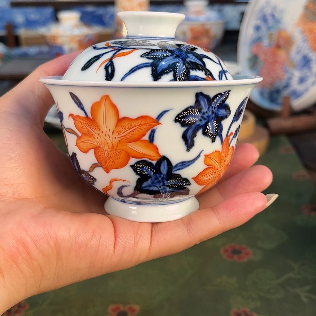 青花加彩仿明百合花盖碗