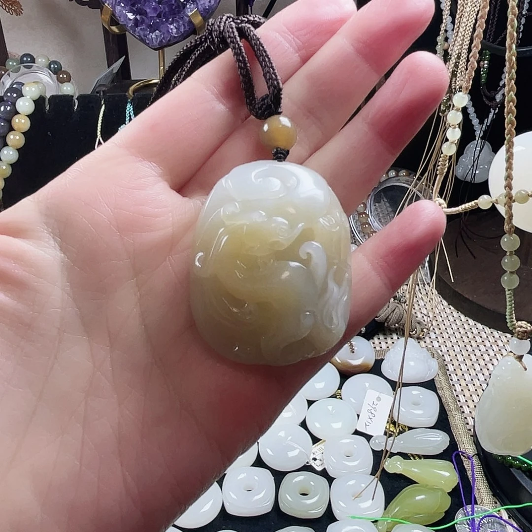 和田玉未镶嵌颈饰