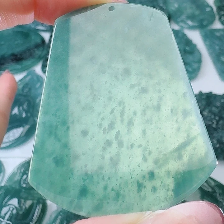 翡翠未镶嵌颈饰8888888888