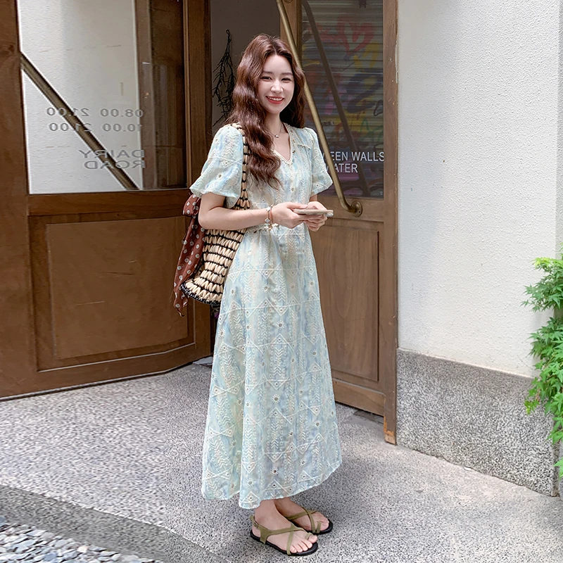 浅绿色法式连衣裙女夏季2025新款小清新减龄泡泡袖超好看气质裙子