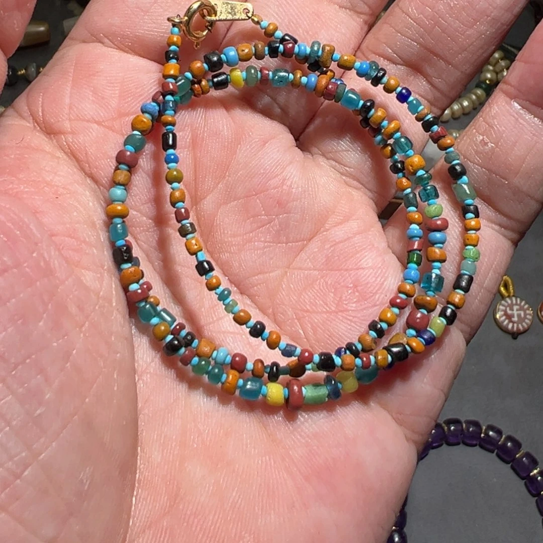 琉璃颈饰各种各样