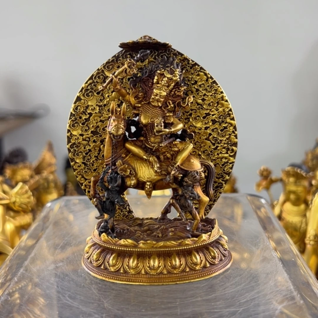 信*游佛像的造型和造型