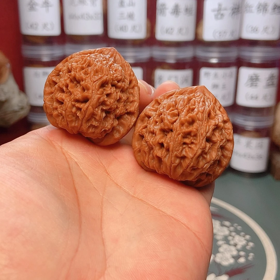 文玩核桃把件铁**叔水龙纹