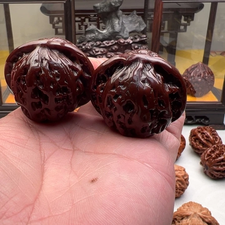 文玩核桃吊坠洲*。百年老狮子头