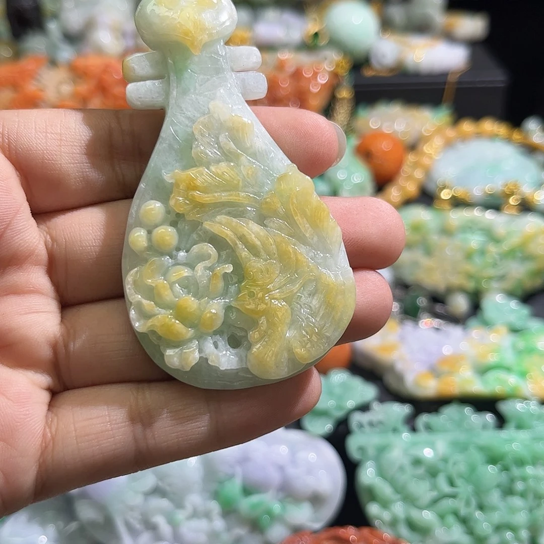 翡翠未镶嵌颈饰待编织