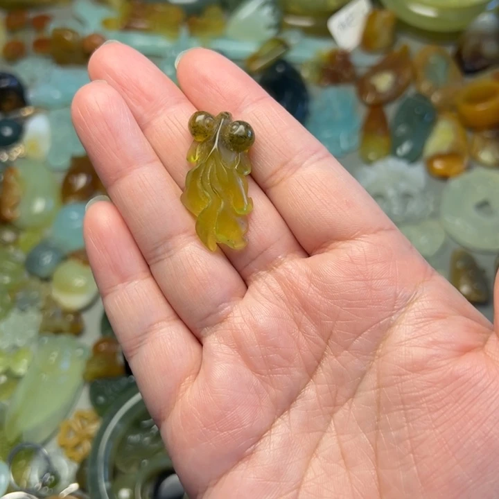 蛇纹石玉未镶嵌微瑕