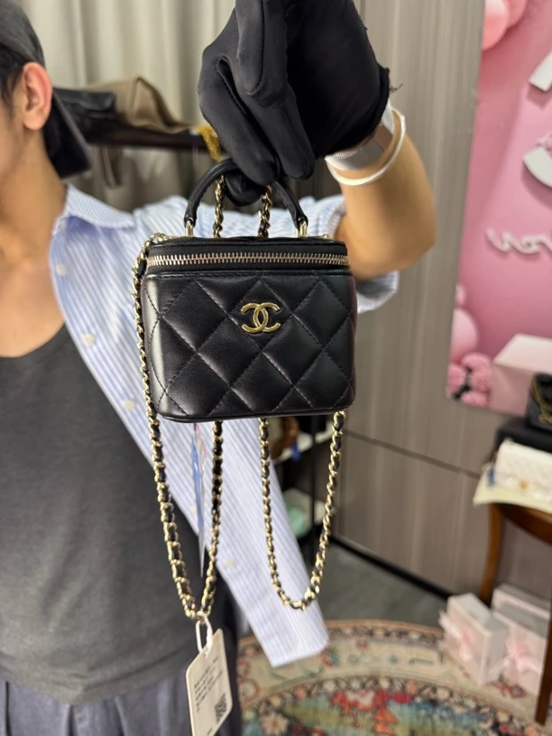 99新 Chanel/香奈儿 黑金手柄小盒子（芯片款）
