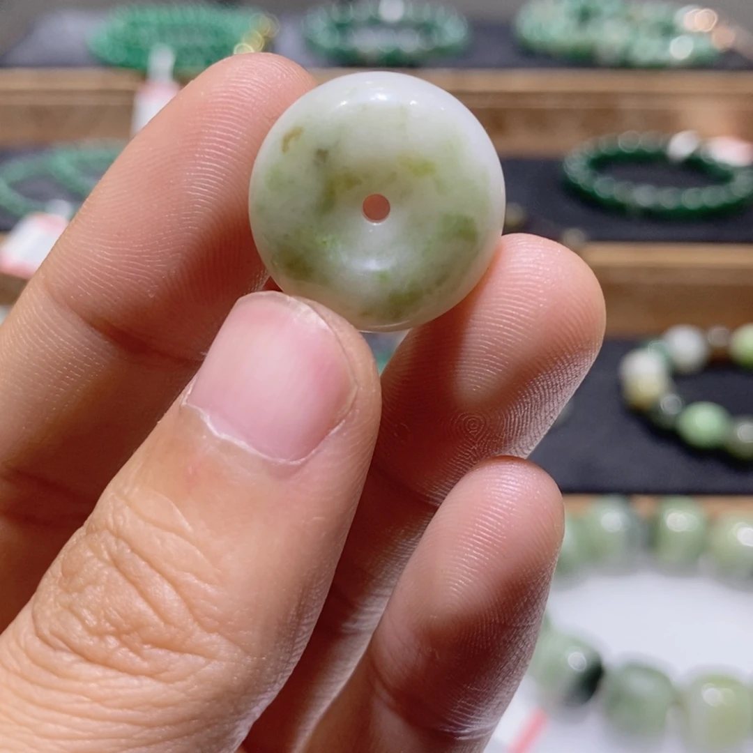 独山玉未镶嵌手串