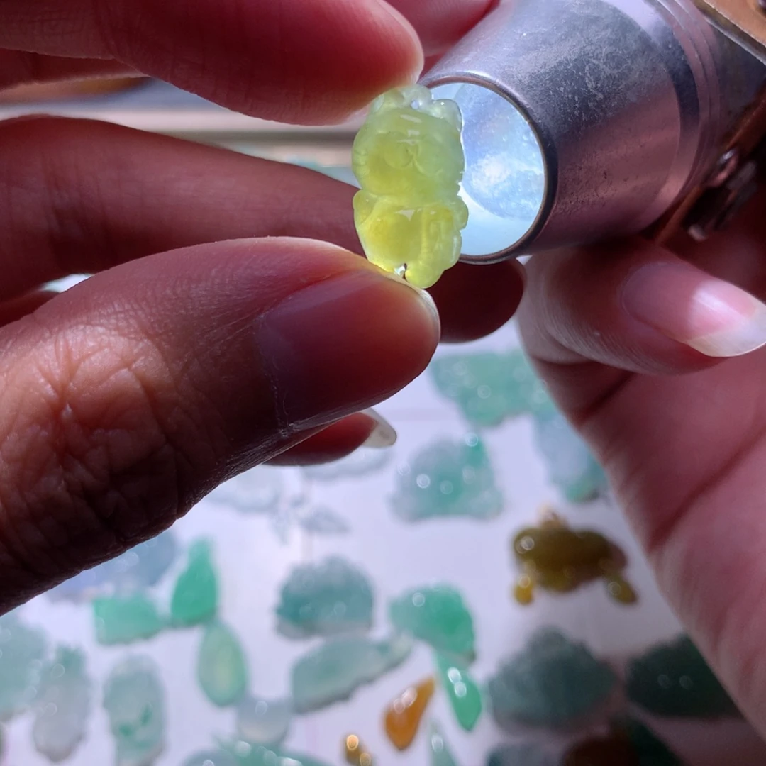 定制翡翠未镶嵌小提溜