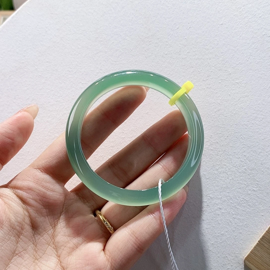 玛瑙/玉髓手镯未镶嵌52.1