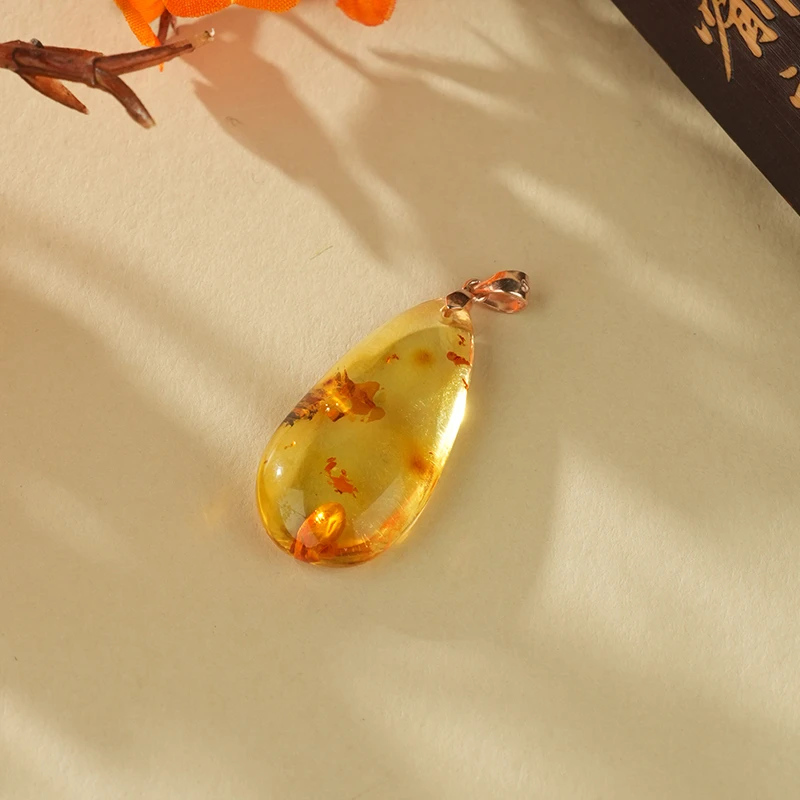 【厚爱公主专享】琥珀花珀合金水滴吊坠 A01156多样性发一