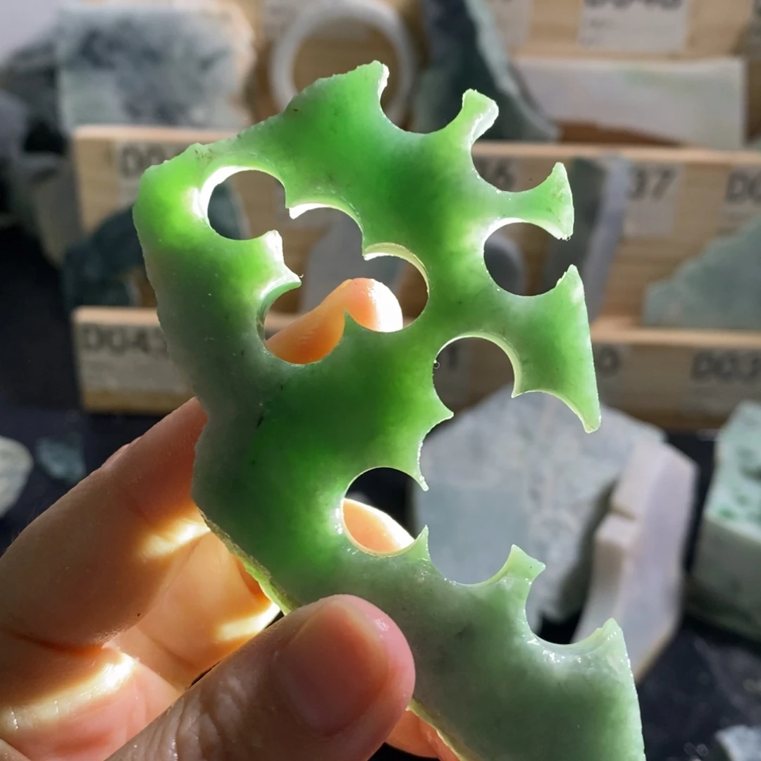 颈饰未镶嵌翡翠天然翡翠