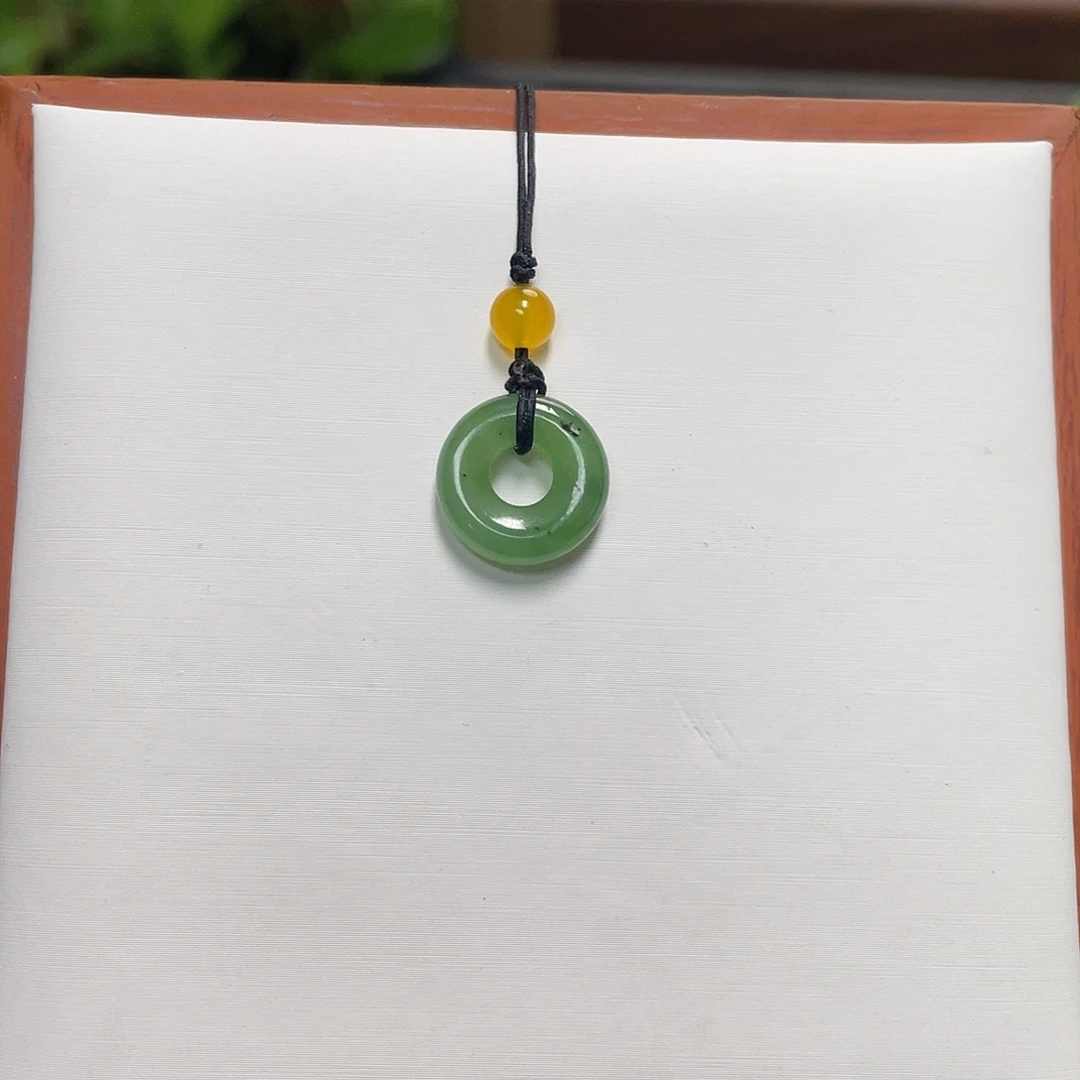 和田玉未镶嵌车挂