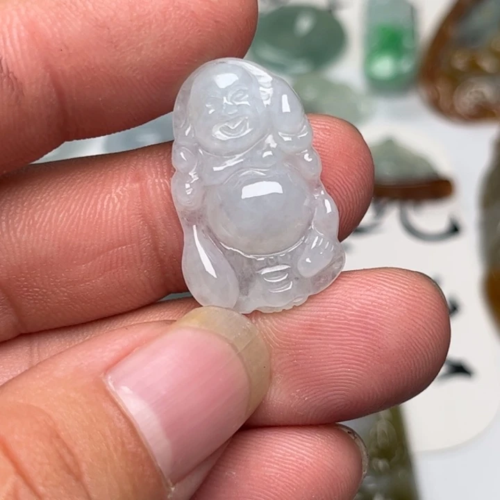 翡翠未镶嵌颈饰布袋佛