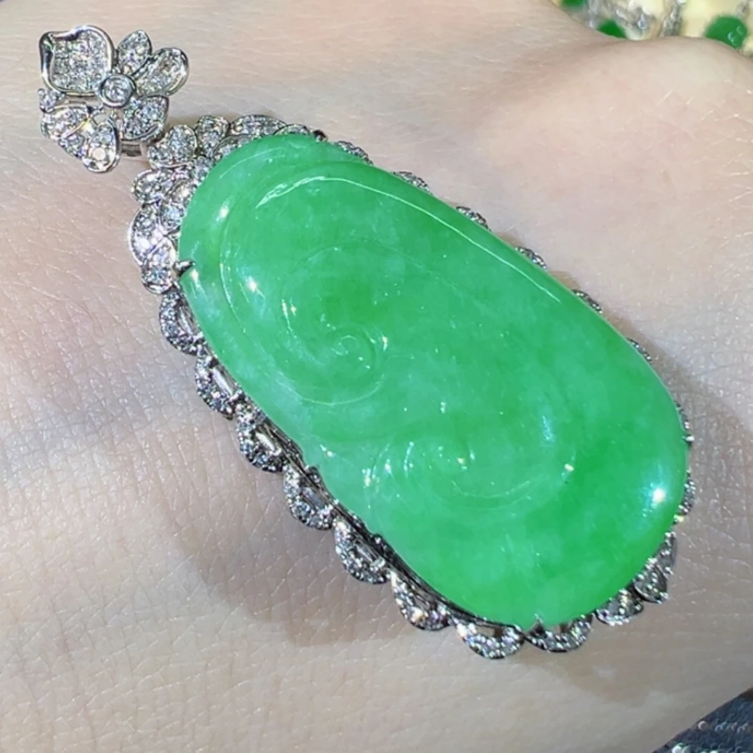 【闪购商品】翡翠颈饰18K金镶嵌缅甸翡翠如意