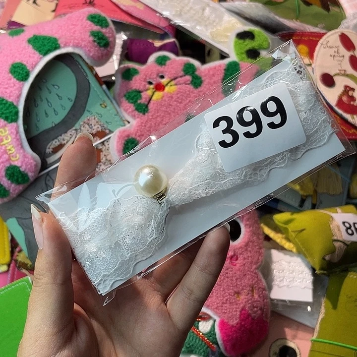 刺绣绑带搭配396。              399