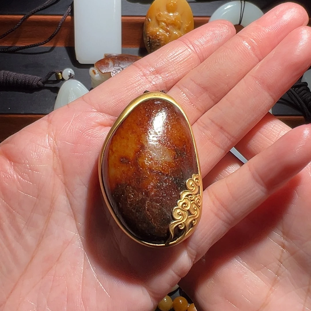 和田玉18K金镶嵌颈饰