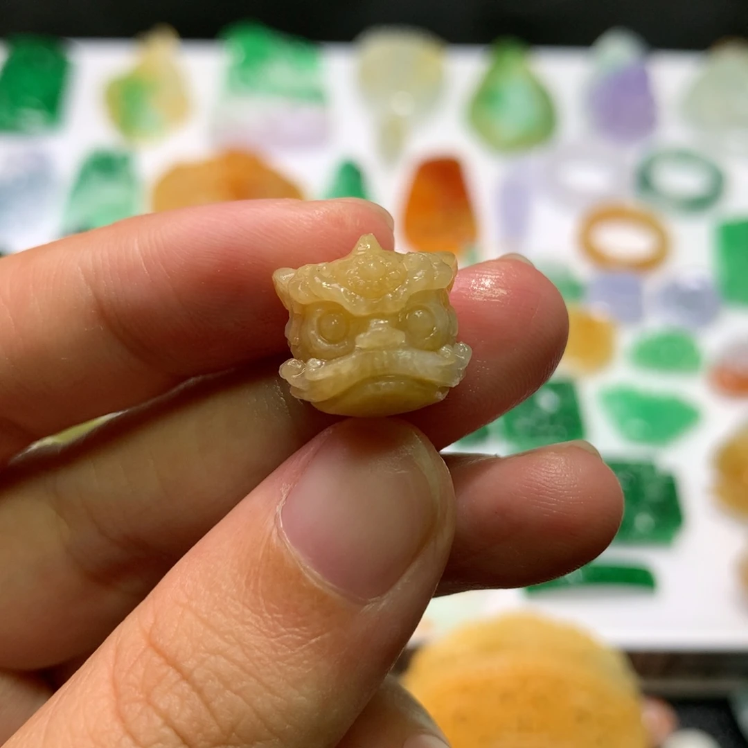 未镶嵌定制翡翠醒狮