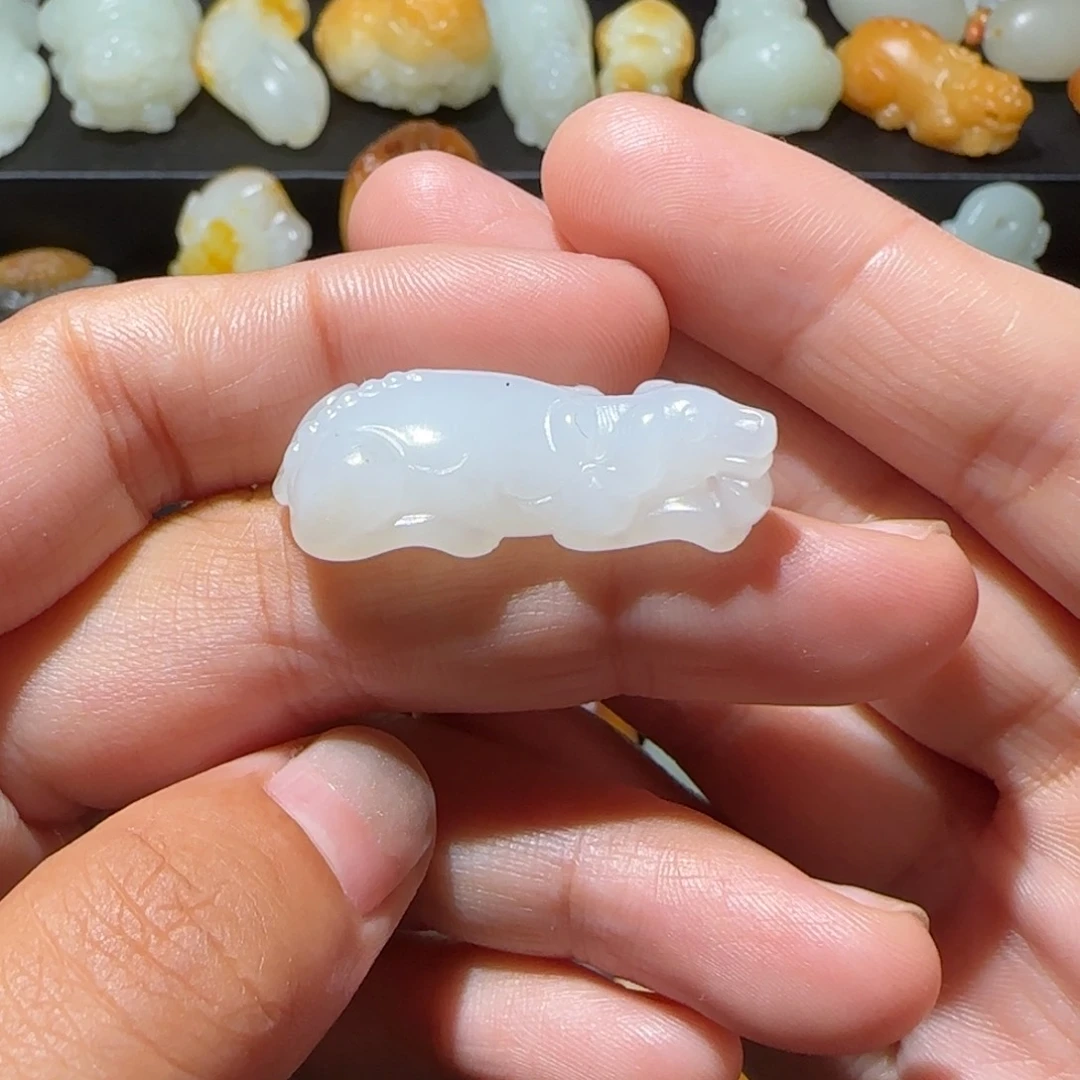 和田玉未镶嵌颈饰明*