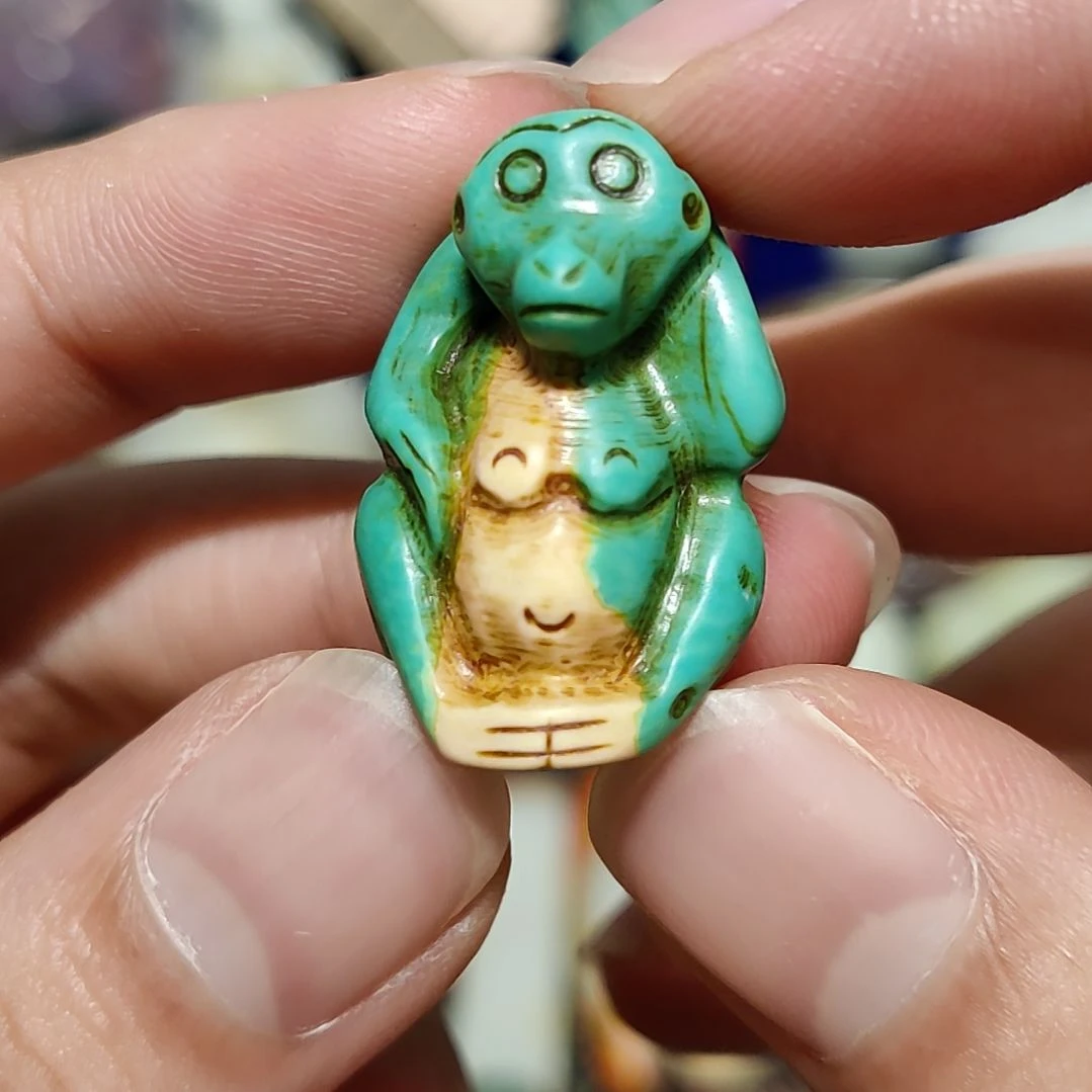 透闪石质玉未镶嵌颈饰