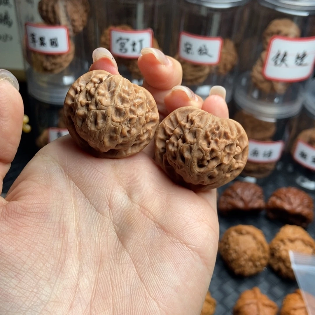 王***凡吊坠文玩核桃宫灯36.5