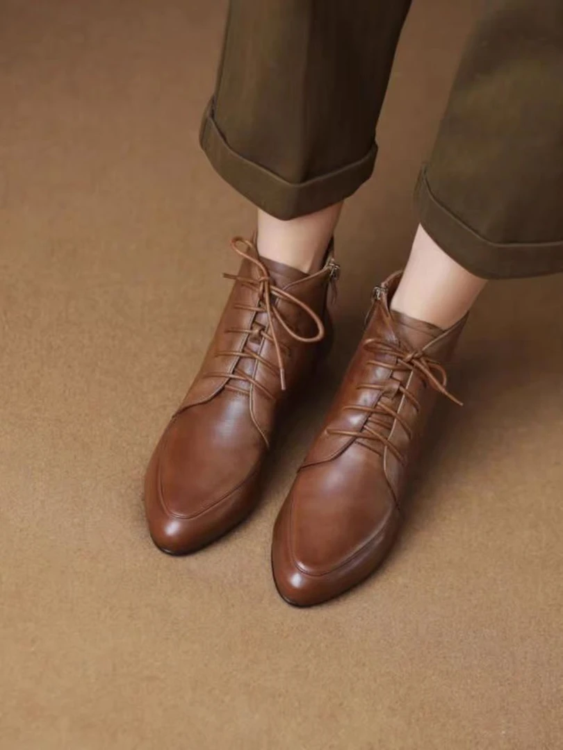 泽泽秋季防滑平底棕色女常规款马丁靴系带