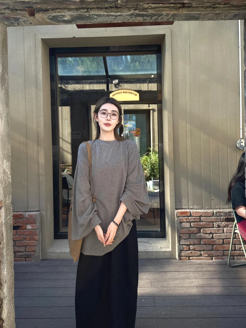 休闲慵懒风纯色圆领T恤女2025新款宽松显瘦百搭黑色半身裙两件套