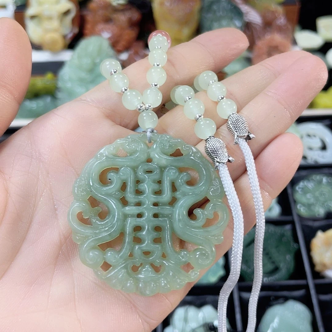 蛇纹石玉颈饰未镶嵌