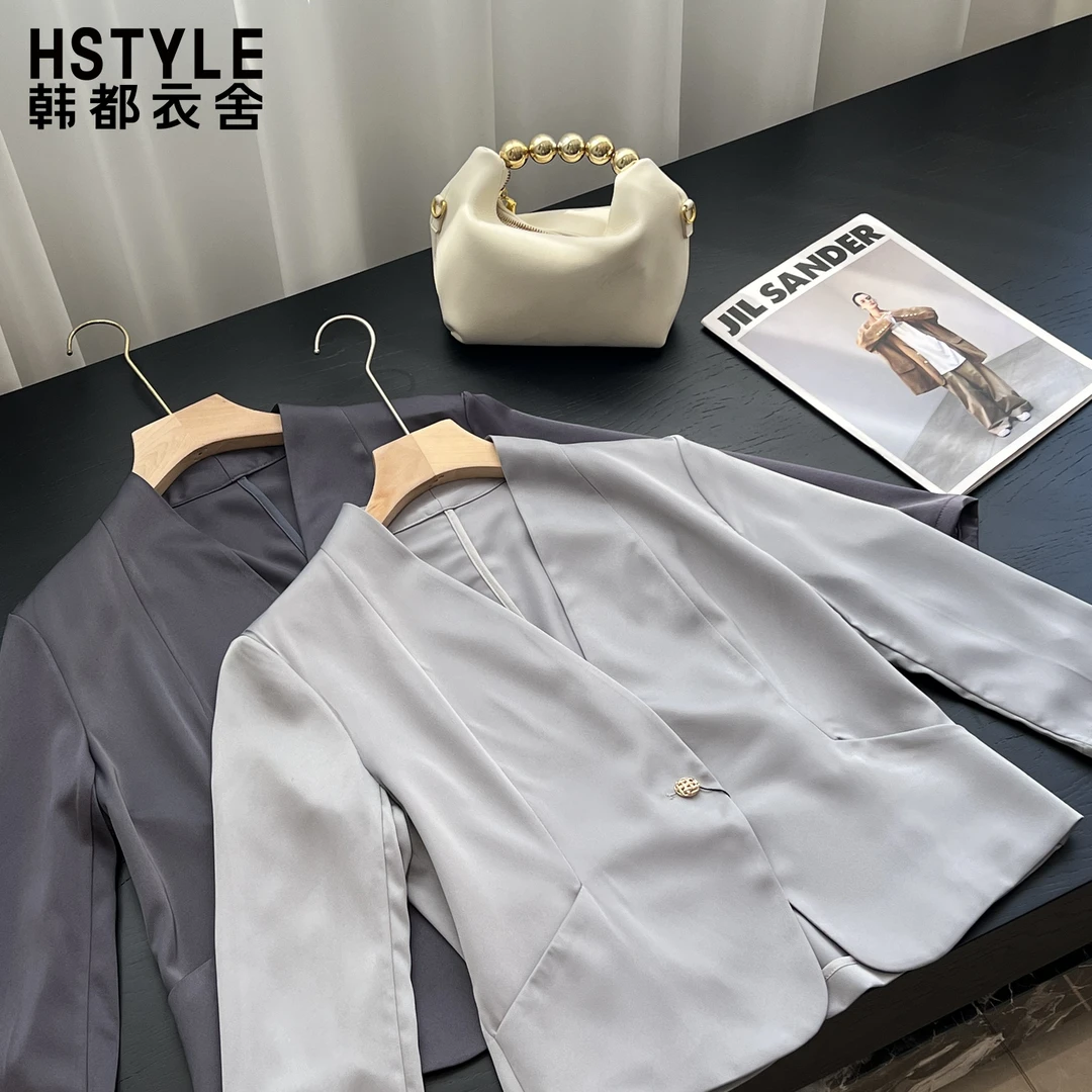 韩都衣舍V领单扣七分袖西装女高级感通勤时髦小众气质西服外套秋