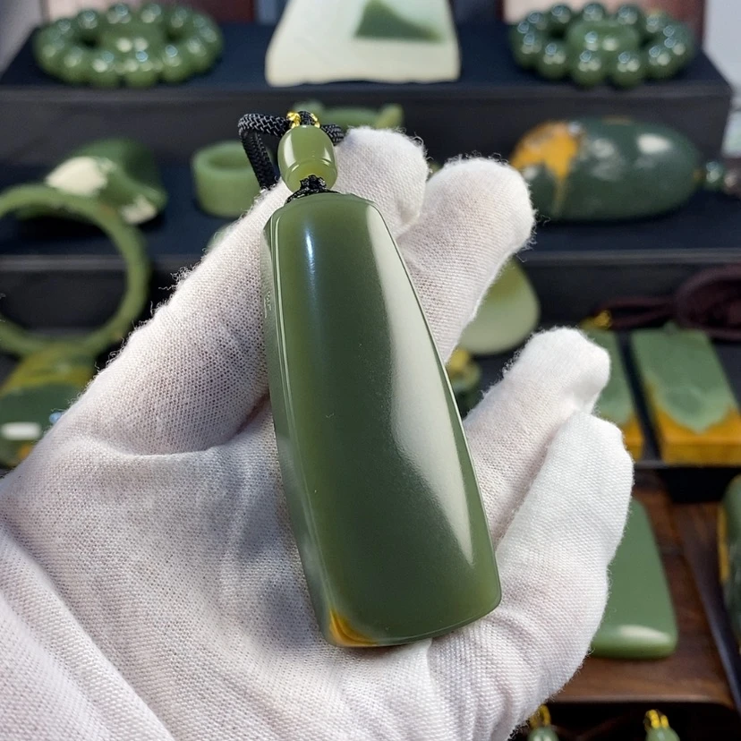 【闪购商品】岫岩河磨玉（透闪石质玉）颈饰未镶嵌.