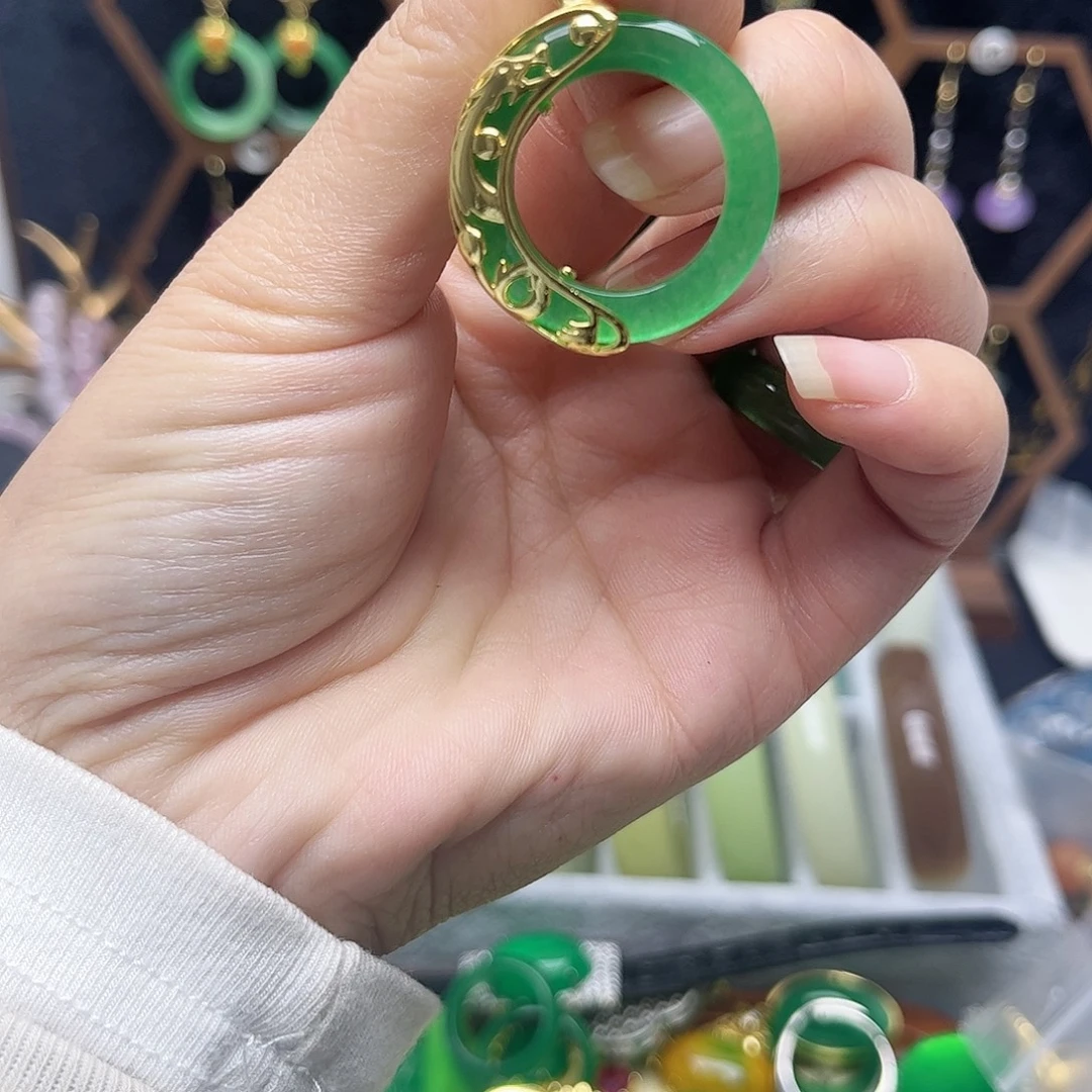 翡翠未镶嵌耳饰圈圈