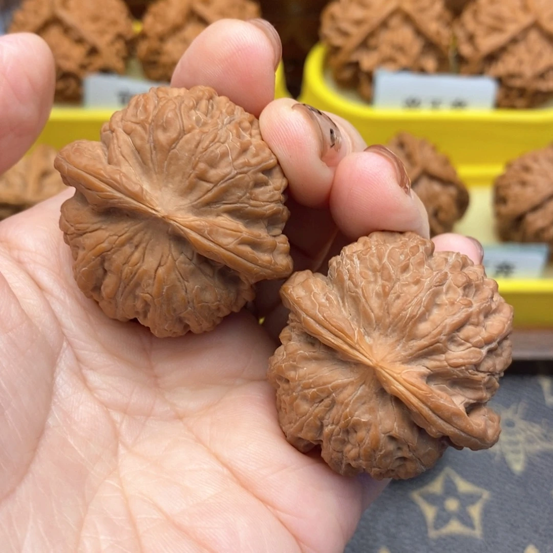 把件文玩核桃40尺精品平谷血麒麟