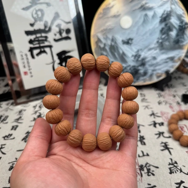 佰枷出品-猴头核桃原皮土豪