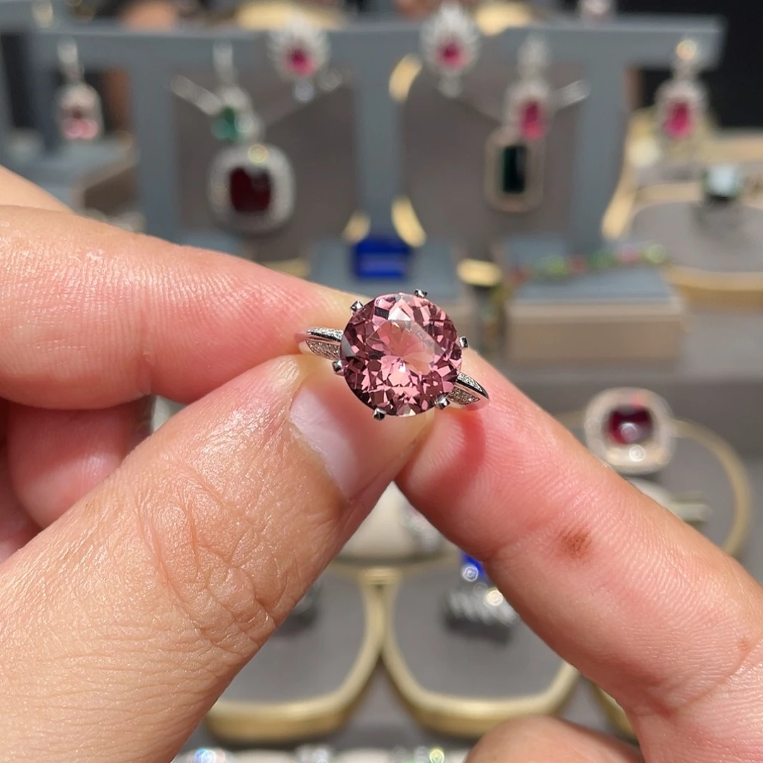 18K金镶嵌戒指碧玺4.2ct