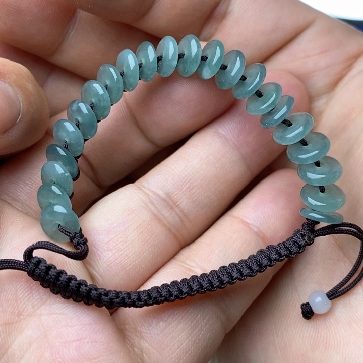 翡翠颈饰未镶嵌好