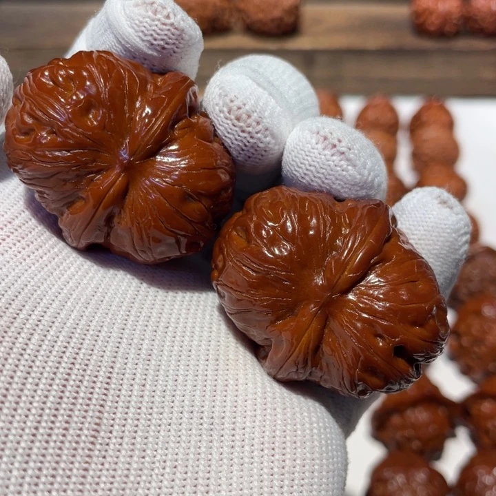 文玩核桃吊坠?****?元宝800.06.42