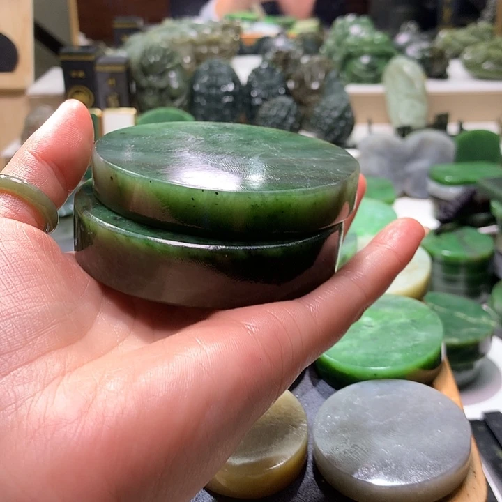 新***姐和田玉（糖玉）未镶嵌珠宝半成品